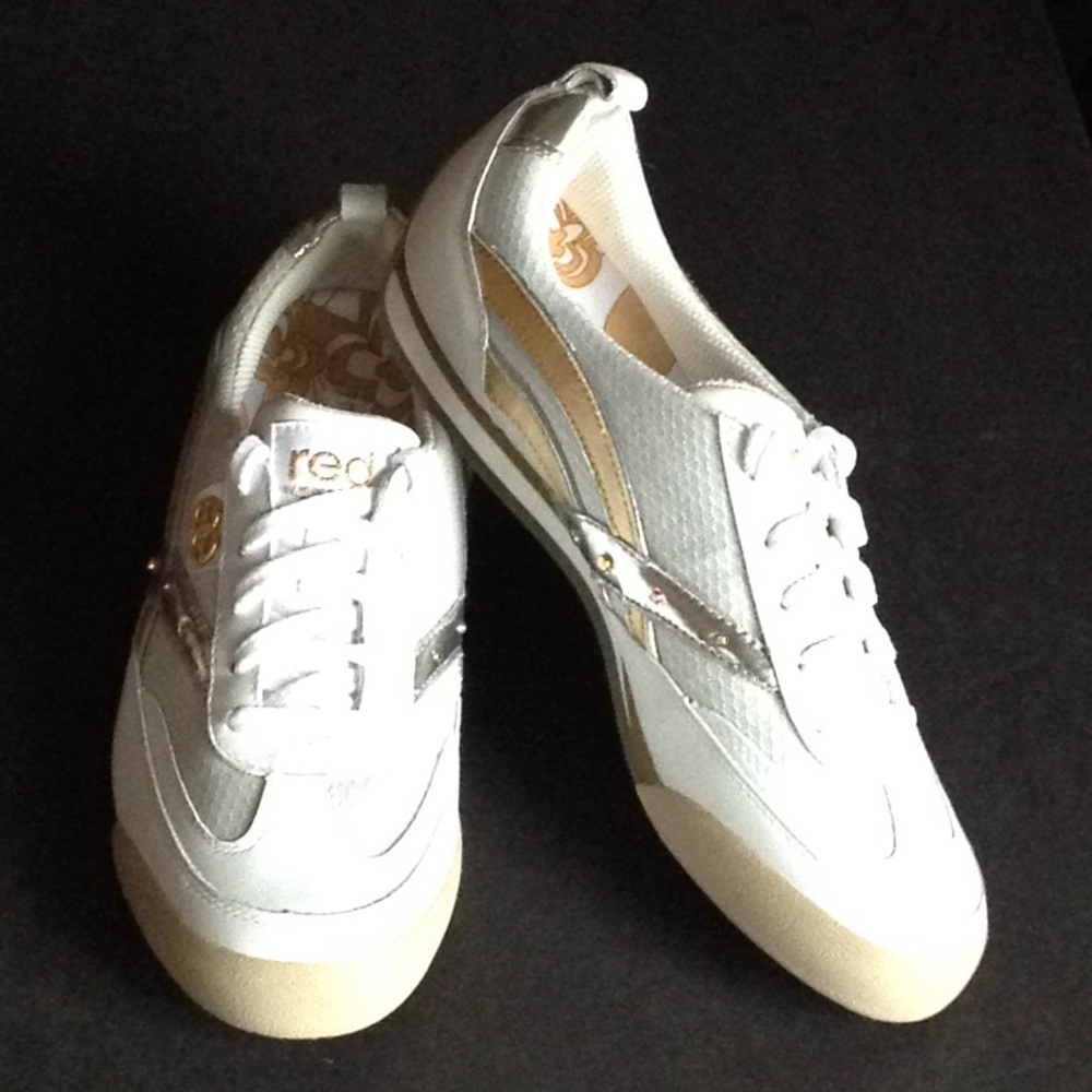 🔴 RED - Marcecko 'RARE' Metallic Sneakers - Picture 5 of 12